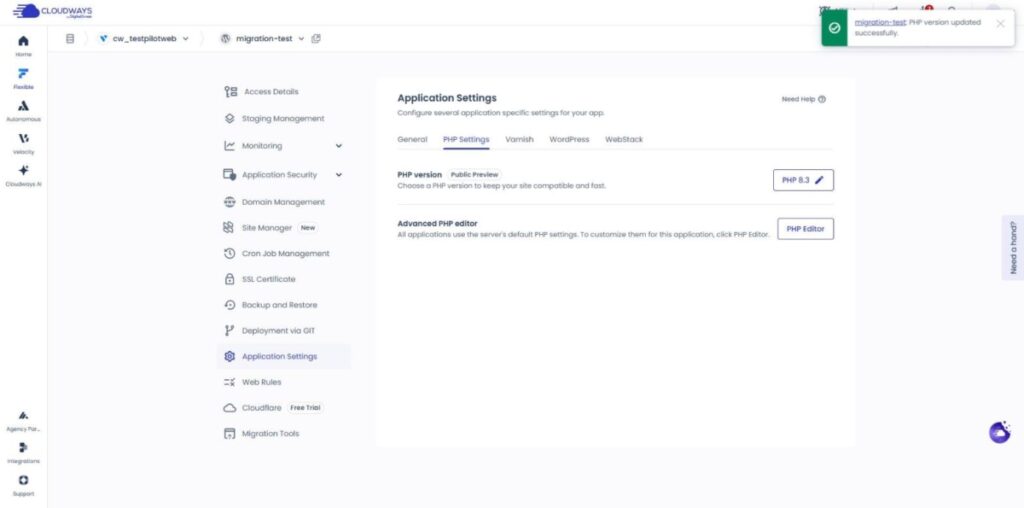 Écran Application Settings : onglet PHP Settings, avis de fin en haut à droite migration-test: PHP version updated successfully, bouton PHP 8.3 ✎